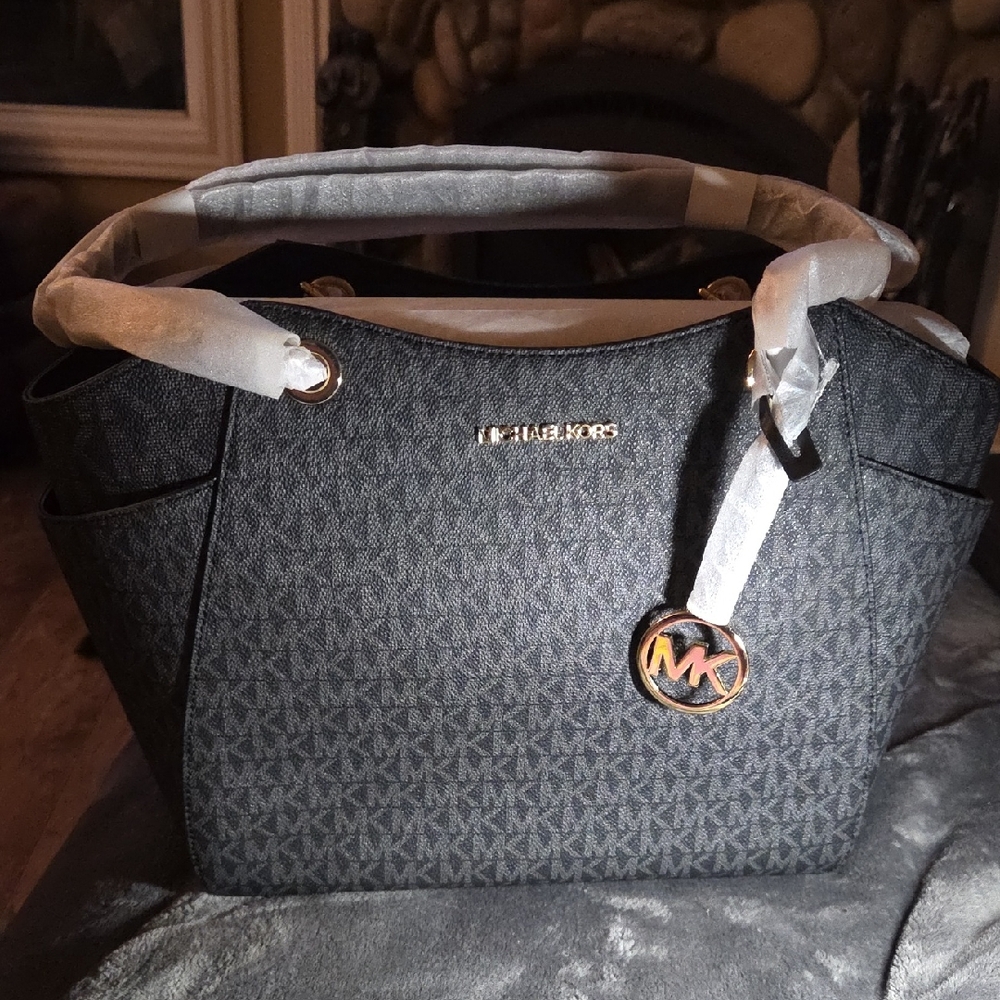 Michael Kors Jet Set Large Signature Shoulder Bag